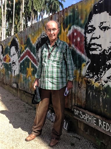 A recent portrait of De la Parra near the Palmentuin (Palm Garden) in Paramaribo, Suriname, 2015. Photo by: Emiel Martens.