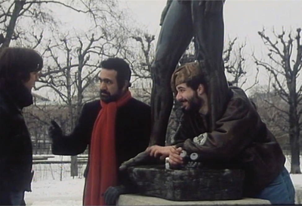 Figure 20 irreverent treatment of statue in I Love Vienna (Images © 1991 epo-film)